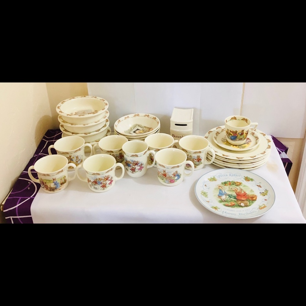 27 PCS BUNNYKINS DISHES COLLECTION